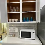 Remodeled 3B2B Bright House With A King Suite