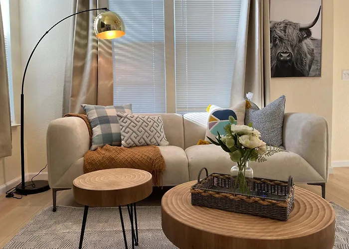 Remodeled 3B2B Bright House With A King Suite