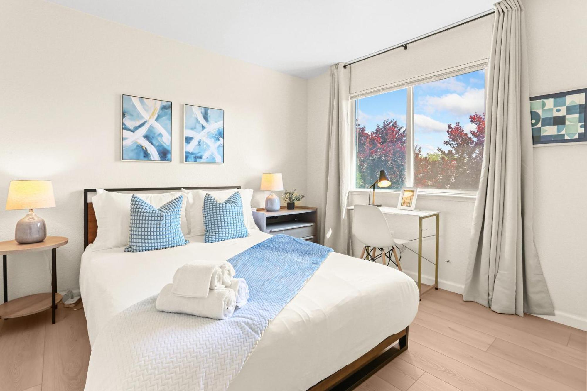 Remodeled 3b2b Bright House With A King * Sacramento