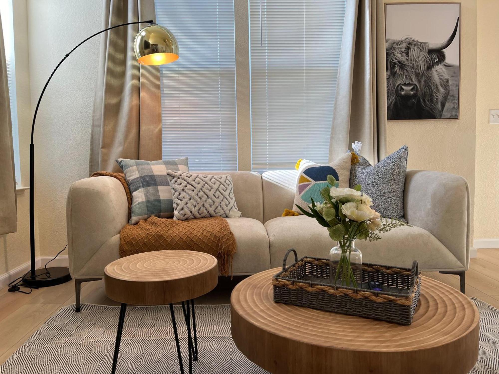 Remodeled 3b2b Bright House With A King